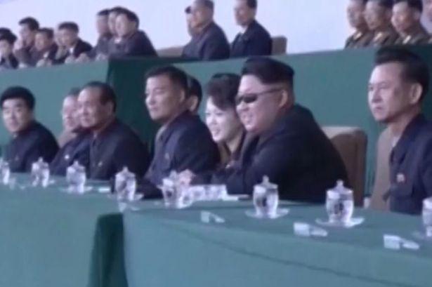 Prima Doamnă a Coreei de Nord, însoțindu-l pe Kim la un meci de fotbal (VIDEO)