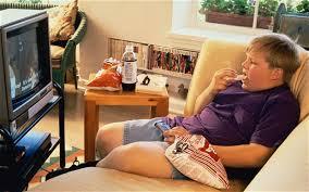 Un copil poate deveni obez daca priveste la televizor, zilnic, o ora