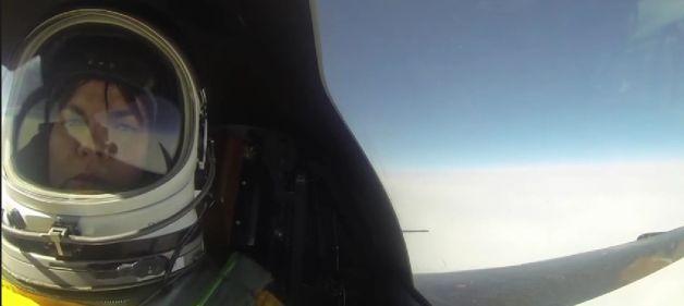 VIDEO - Avion de spionaj american, pilotat de o femeie la peste 20.000 de metri altitudine!