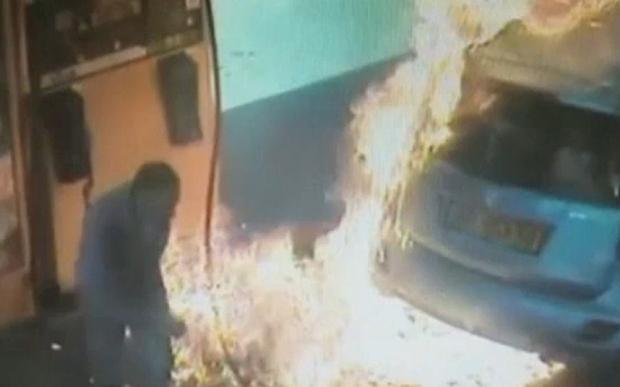 VIDEO. Pentru că nu a primit o țigară, a incendiat benzinăria!
