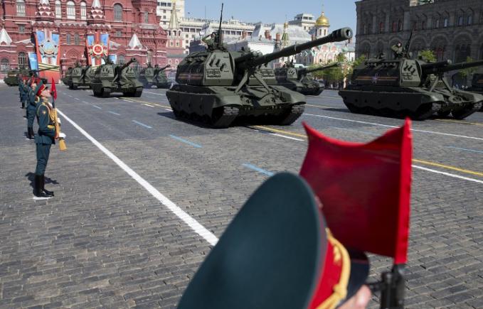 Armata rusă a făcut repetiţie nocturnă pentru parada din  9 mai