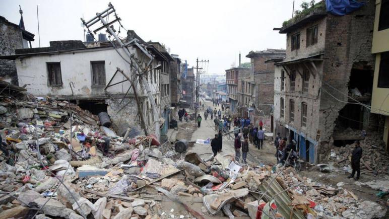MIRACOL în Nepal! Două femei şi un bărbat, scoşi în viaţă de sub dărâmături, după 8 zile de la cutremur