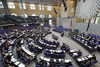 Serverul Parlamentului Germaniei, la pământ