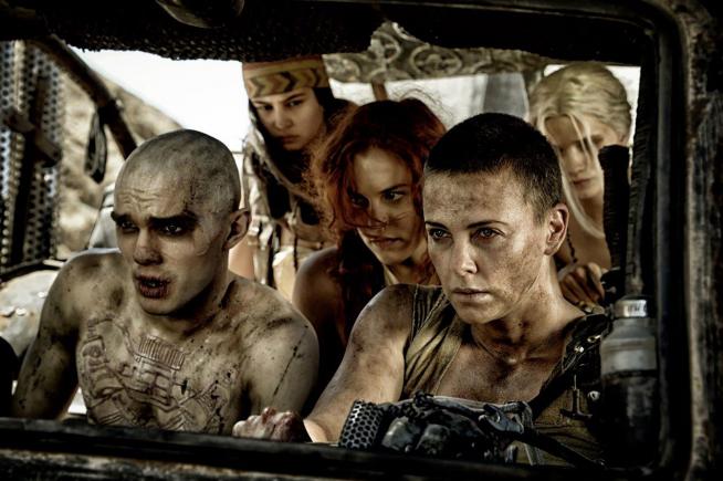 „Mad Max: Drumul Furiei” domină atât box office-ul în România, cât şi pe cel internaţional 