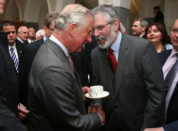 Întâlnire istorică între prințul Charles și liderul Sinn Fein, Gerry Adams