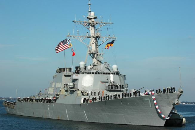Distrugătorul USS Ross a ajuns în portul Constanța. Urmează manevre în Marea Neagră