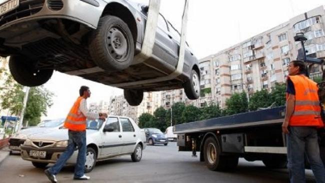 Instanța Supremă a decis: Mașinile parcate ilegal nu mai pot fi ridicate