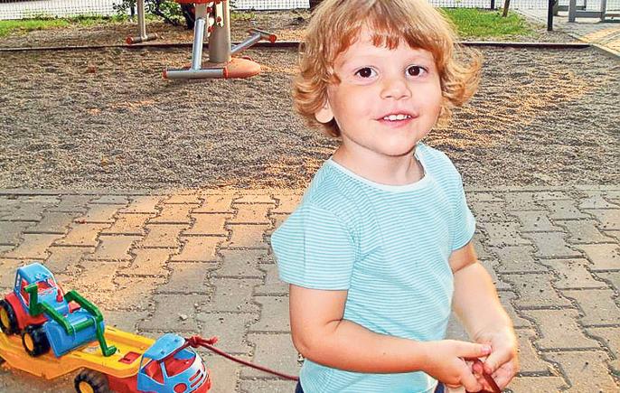 Familia lui Ionuț Anghel, copilul ucis de câini în parc, primește daune morale de 2,4 milioane de euro
