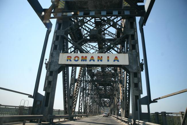 Traficul rutier de pe podul de la Giurgiu, restricționat