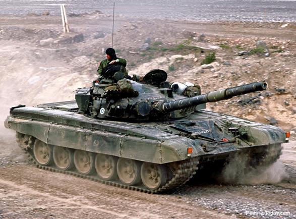 O veste bună dacă vin rușii: poți să îți cumperi un tanc sovietic T-72 la prețul unui BMW seria 3