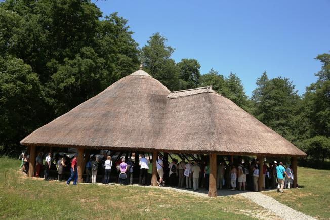 Ocupații și tradiții multietnice în week-end, la Muzeul în aer liber din Dumbrava Sibiului