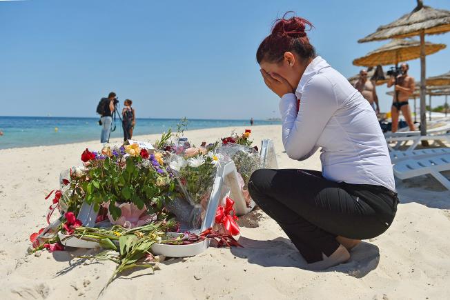 N-a acționat de capul lui. Autorul atacului de pe plaja din Tunisia ar fi fost în contact cu militanți din Libia