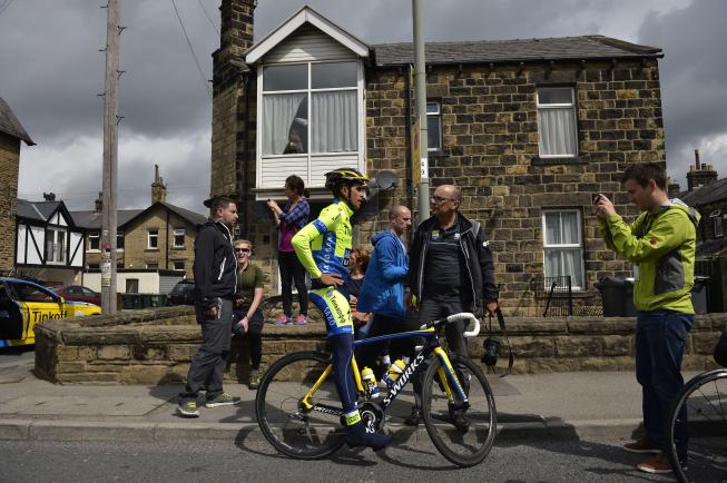 Turul Frantei 2015: Alberto Contador isi doneaza bicicleta