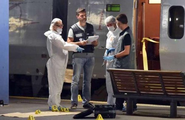 Un terorist a deschis focul într-un tren rapid care circula între Amsterdam și Paris