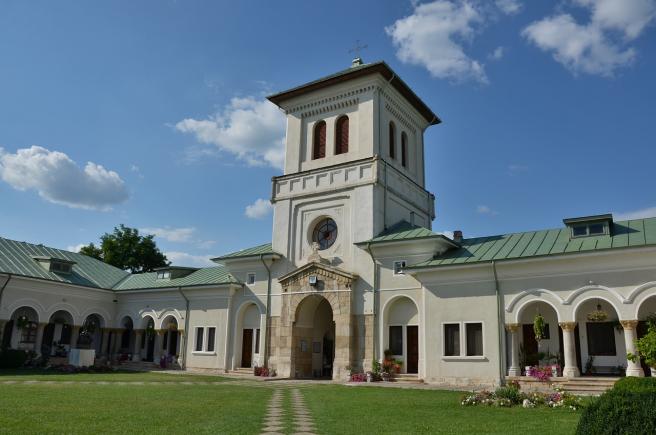 Redescoperă România. Fantoma lui Vlad Dracul la Mănăstirea Dealu