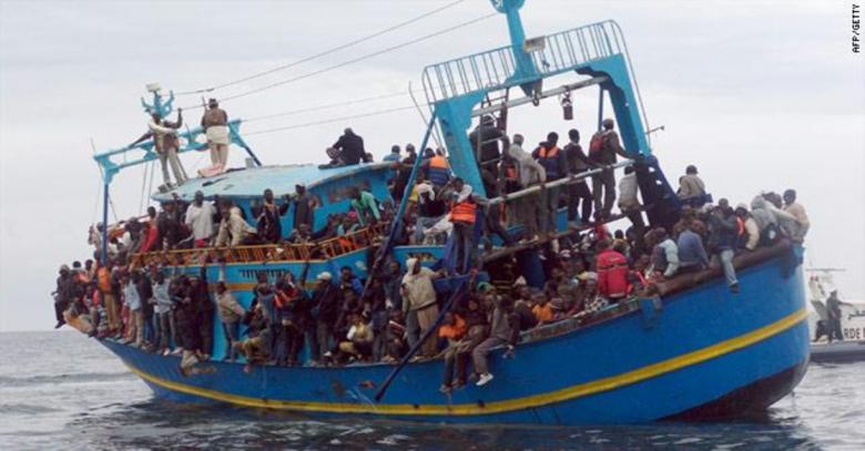Nave de război împotriva traficanţilor de imigranţi din Mediterana
