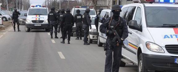 Percheziții în București și Ilfov. Polițiștii au descins la mai multe adrese, într-un dosar de evaziune fiscală
