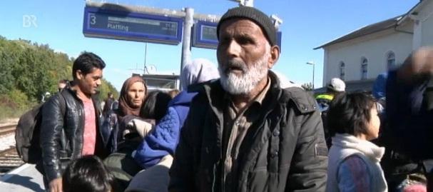 Cel mai bătrân refugiat din Germania este un afgan în vârstă de 110 ani, surd şi orb (VIDEO)