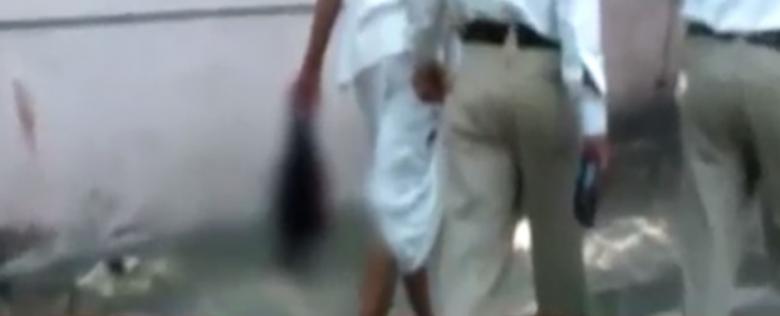 SCENĂ ORIBILĂ în India! Și-a DECAPITAT soția, apoi s-a plimbat pe străzi cu capul femeii în mână (VIDEO)