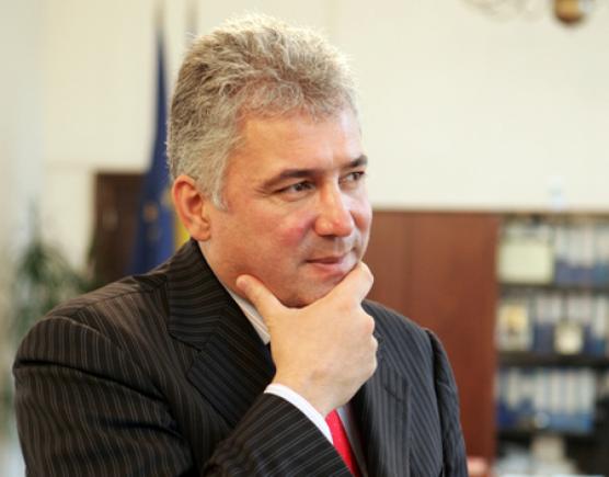 Adriean Videanu în faţa anchetatorilor. Fostul ministru audiat astăzi la Curtea Supremă: „Vă doresc pace!“