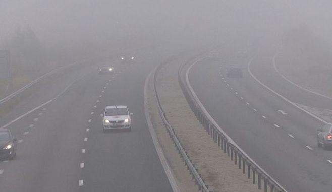 ULTIMA ORĂ. Trafic în condiții de ceață în mai multe zone din țară. Vezi cum se circulă pe drumurile din România