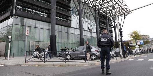 Incident grav la un tribunal din Paris. Un avocat l-a ÎMPUȘCAT pe şeful baroului după care s-a sinucis!