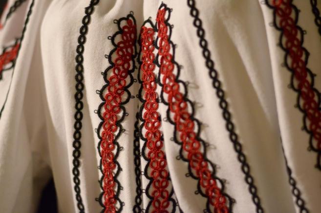 „Portul popular femeiesc din Suceava în colecţiile Muzeului Naţional al Satului «Dimitrie Gusti»”, un nou catalog despre costumul tradiţional va fi lansat joi, 19 noiembrie