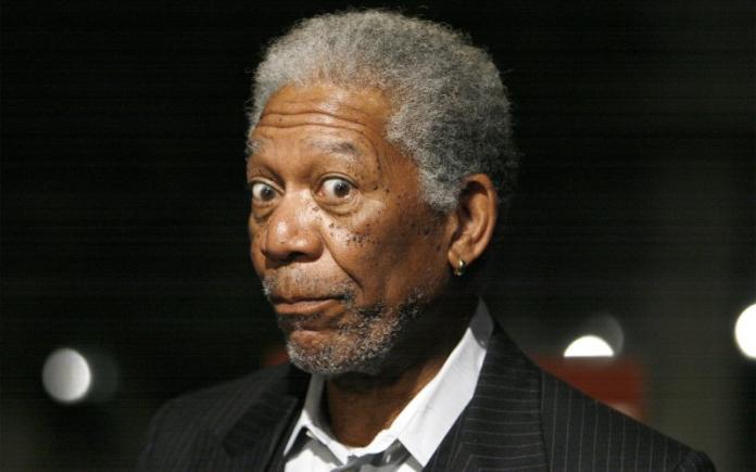 Un avion cu celebrul actor Morgan Freeman la bord a aterizat de urgenţă 