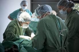 Premieră. O fetiță, operată printr-un procedeu inovator de malformație cardiacă, fără cord deschis