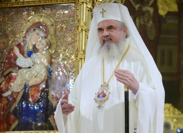 Mesajul de Crăciun al Patriarhului. Înaltul prelat vorbeşte despre violența verbală şi fizică în familie, războaie şi terorism