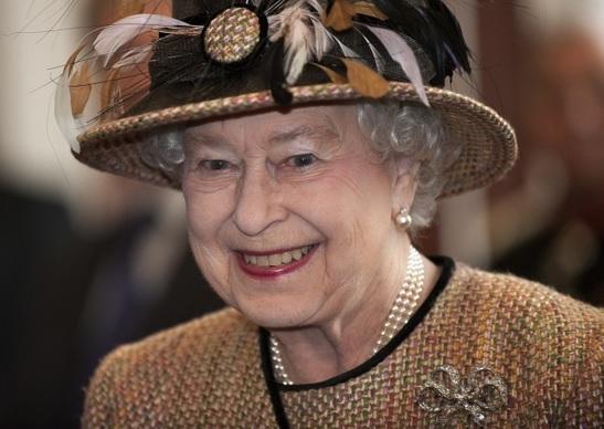 Regina Elisabeta a II-a a oferit distincţii pentru personalităţile sportului britanic
