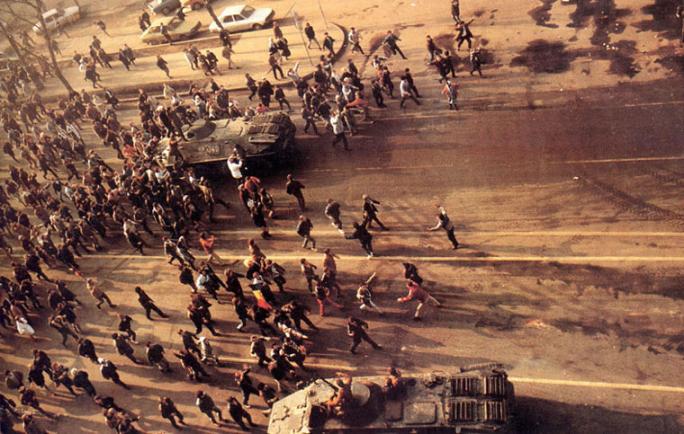 Asociaţia 21 decembrie 1989: Închiderea Dosarului Revoluţiei este ruşinoasă