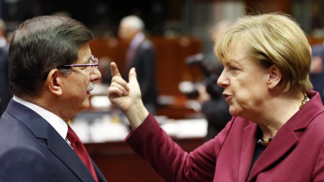 Merkel cere Turciei aplicarea urgentă a înțelegerii cu UE