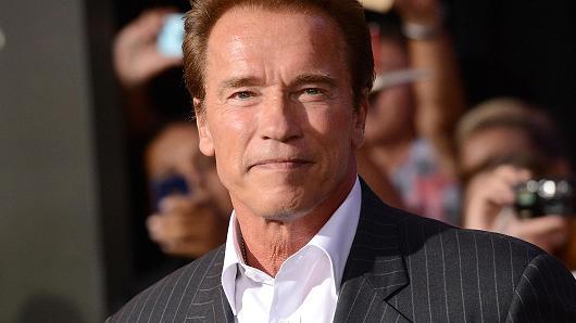 Arnold Schwarzenegger îi ia locul lui Donald Trump în emisiunea 