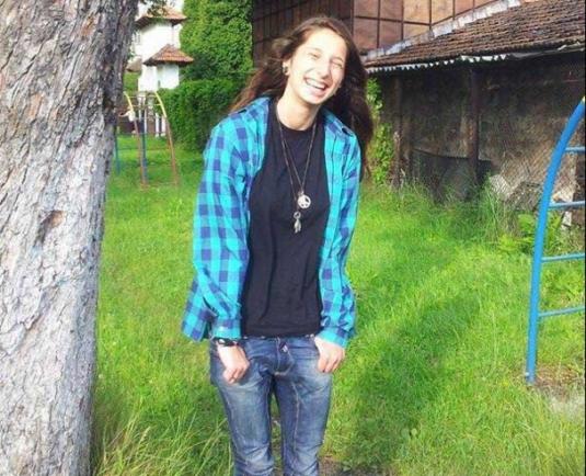 Tânără de 19 ani, găsită spânzurată într-o pădure din Petrila. Fata a lăsat un ultim mesaj pe Facebook