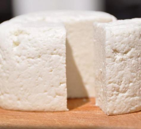 Autorităţile italiene „au încurcat“ brânza: nu era de oaie, era de vacă! 