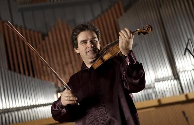 Concert Regal: Gabriel Croitoru cântă pe vioara lui Enescu