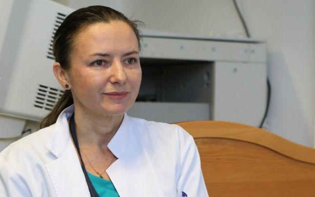 Dr Silvia Nica: Compresiile toracice și ventilația, esențiale în stopul cardio-respirator