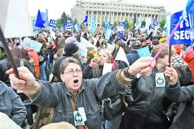 România în săptămâna protestelor. Bugetarii îşi strigă nemulţumirile în stradă 