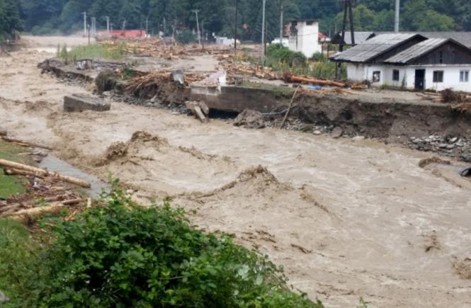 Alertă de inundații! Cod Portocaliu pe mai multe râuri din Alba, Suceava și Neamț