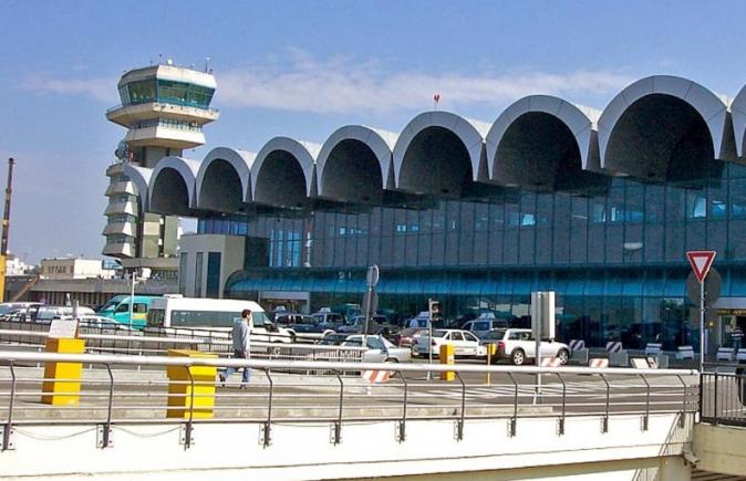 Descinderi pe Aeroportul Otopeni. Vicepreședintele UTI, ridicat de mascați (VIDEO)