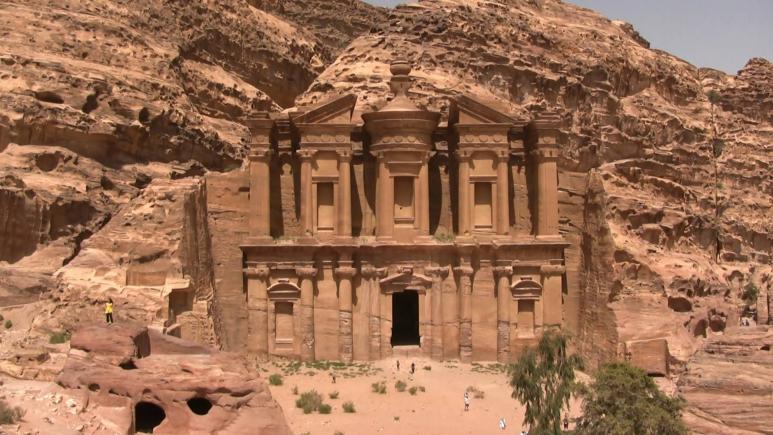 Descoperire uriașă în Iordania. O structură imensă, de 2.700 de metri pătrați, stă îngropată în nisip