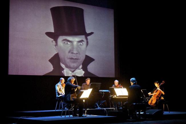 Program și reguli de acces la cine-concertele Philip Glass & Kronos Quartet