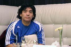 Haos în fotbalul argentinian. Maradona îşi oferă serviciile de salvator
