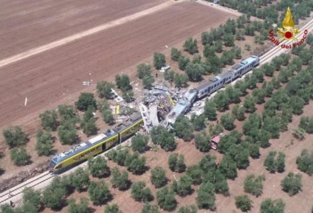Tragedie în Italia: Două trenuri de pasageri s-au ciocnit lângă Bari. Zeci de morți și răniți (VIDEO)
