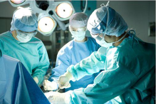 Premieră medicală în România şi SE Europei: Implantarea unei proteze valvulare biologice direct în valva mitrală