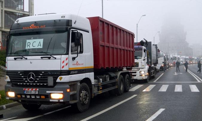 Transportatorii rutieri, în grevă japoneză. Ce se va întâmpla zilnic, timp de o oră, pe străzile din România 