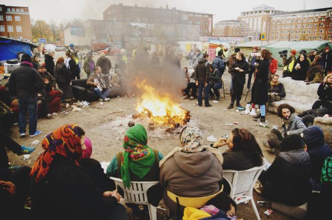 Suedia interzice cerșetoria: “Nu așa se rezolvă problema sărăciei din România”