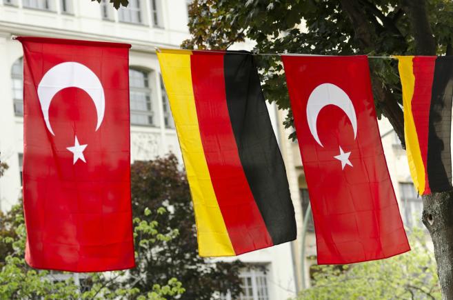 Turcia are o reţea imensă de informatori în Germania
