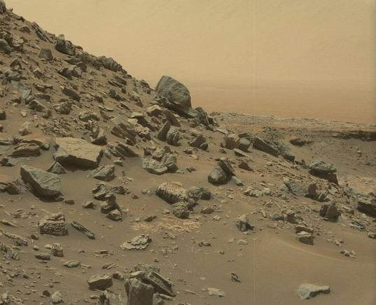 Imagini INCREDIBILE, surprinse pe Marte, de roverul Curiosity
